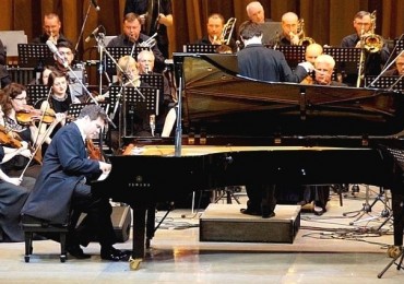Пианист Денис Мацуев выступил в Краснодаре для юных слабовидящих музыкантов